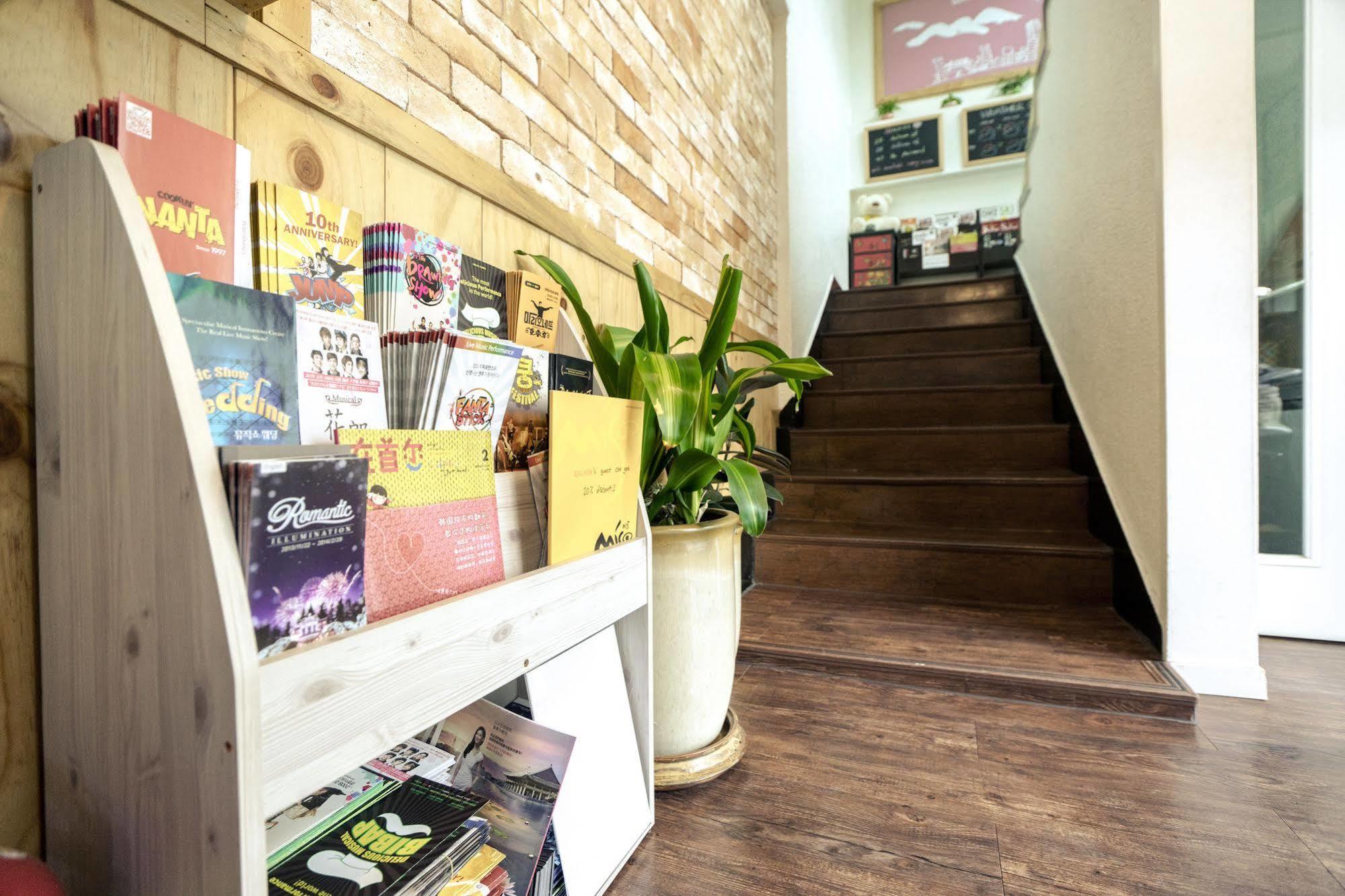 Dalkom Myeongdong Guesthouse Seoul Exterior photo