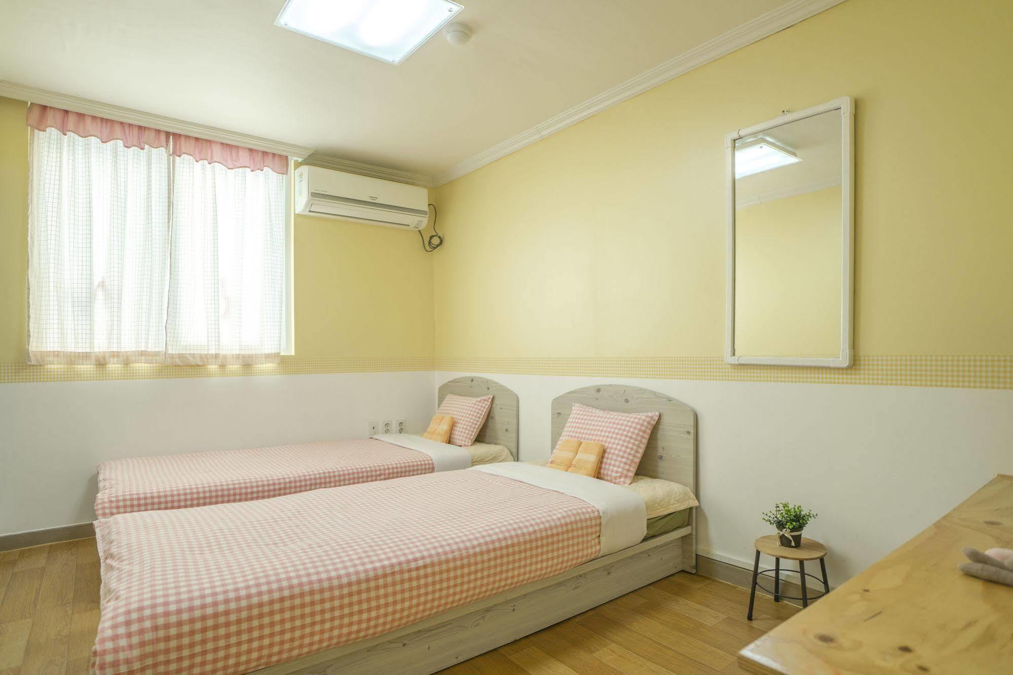 Dalkom Myeongdong Guesthouse Seoul Exterior photo